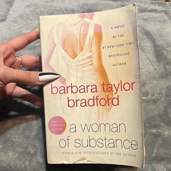 📚 A Woman of Substance by Barbara Taylor Bradford - paperback book/novel - Picture 1 of 2
